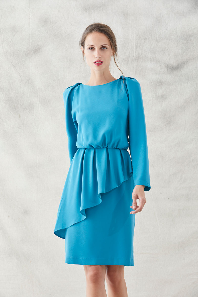 vestido corto azul de manga larga peplum lauren