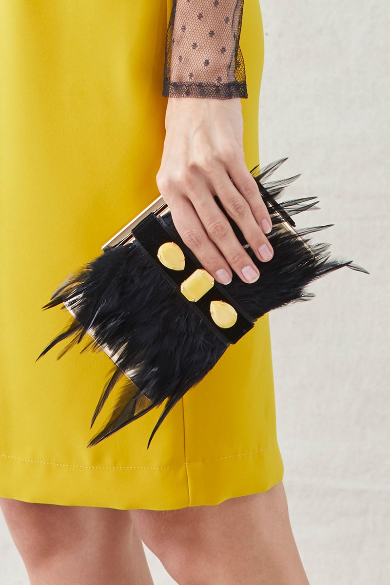 clutch plumas negras piedras amarillas de apparentia