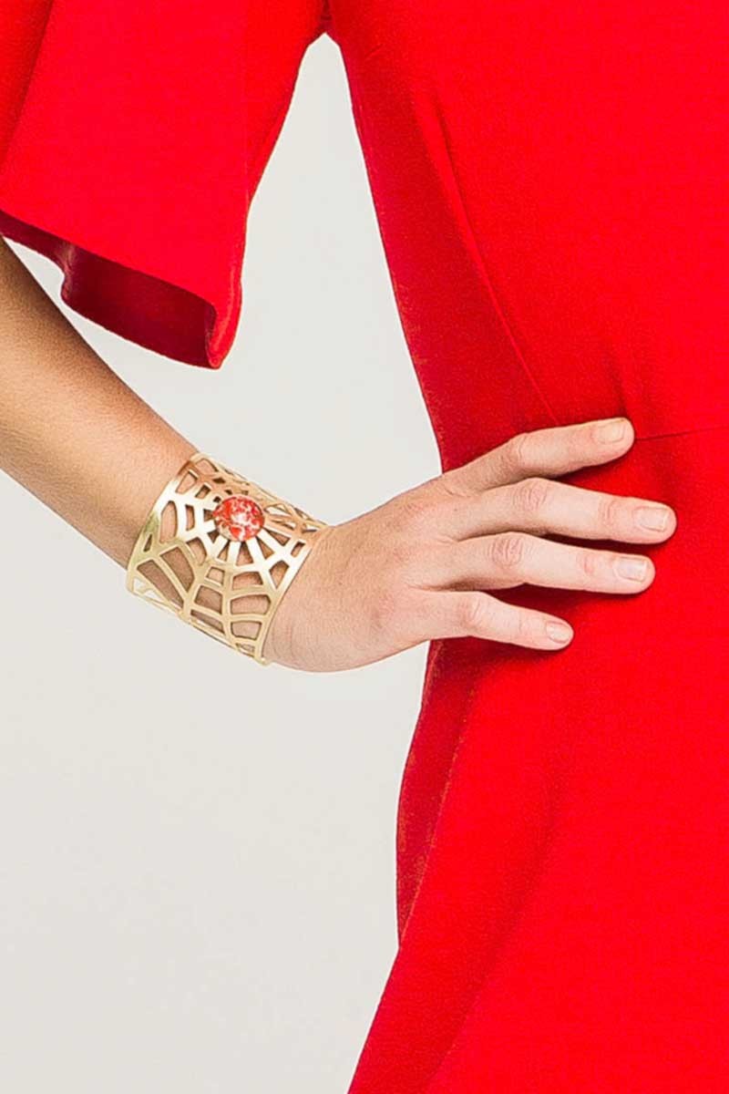 brazalete dorado con piedra roja de apparentia regalo navidad