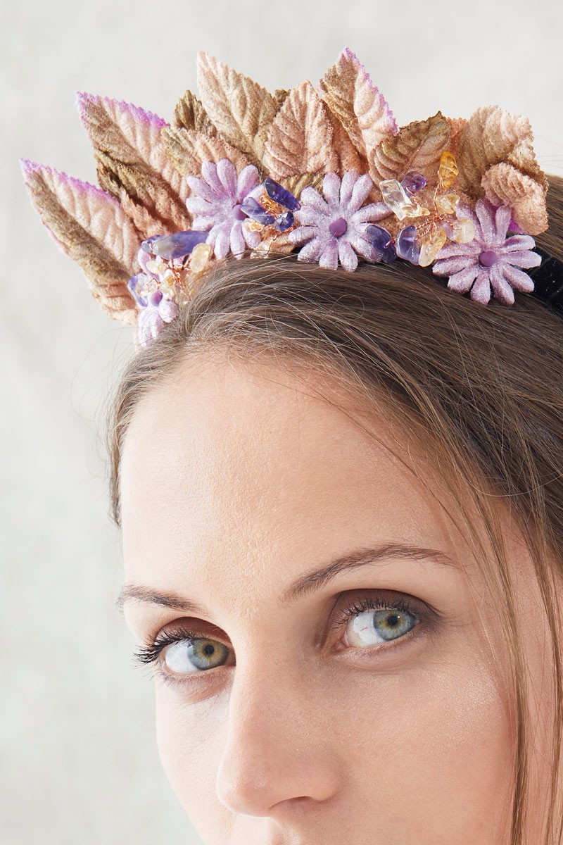 diadema flores terciopelo lilas y doradas de apparentia regalo navidad