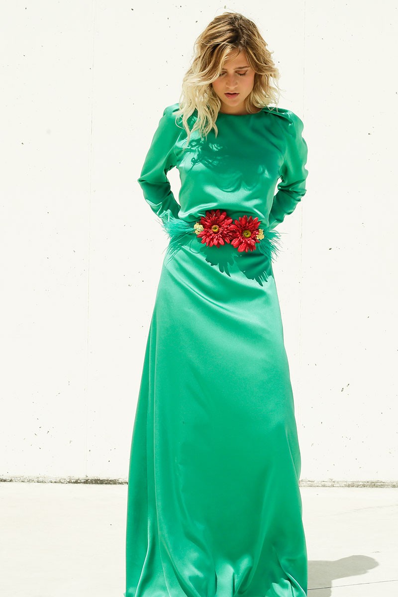 vestido verde largo saten boston y cinturon de flores de apparentia rebajas