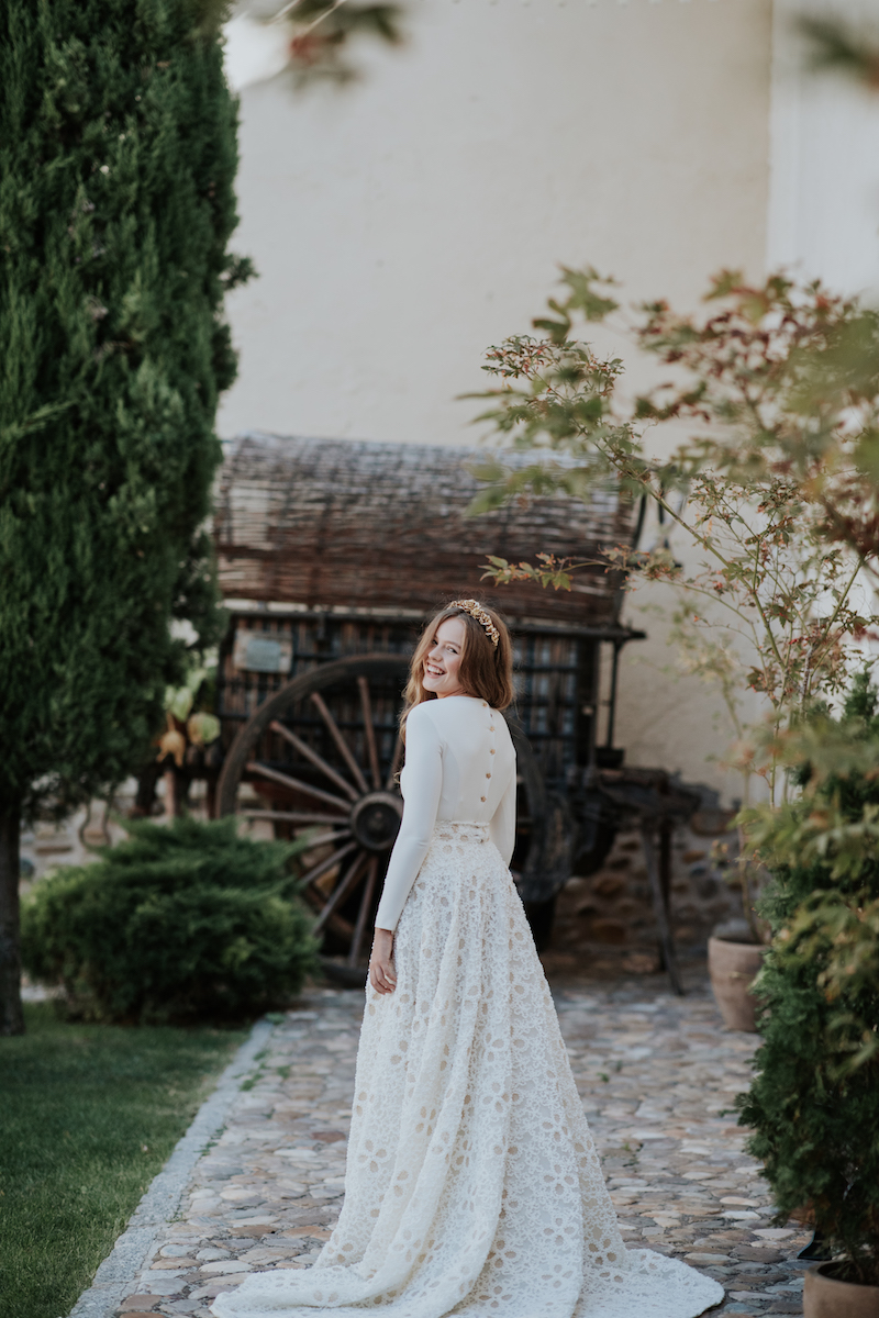 conjunto top y falda bordada para novias de apparentia la champanera